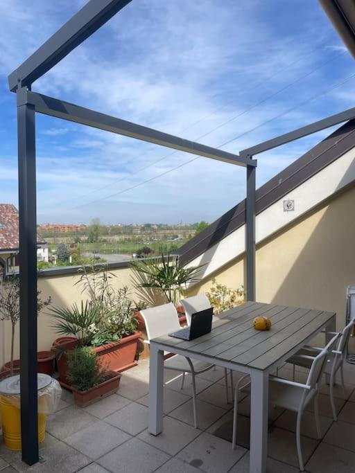 Flat With Terrace Close To Forum And Milanofiori Metro Assago Εξωτερικό φωτογραφία